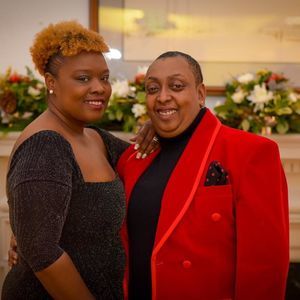 Meet your Posher, Ena